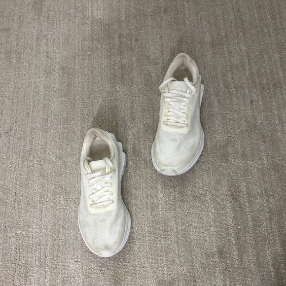 ALO Yoga Athletic Shoes in White SZ 8 - Picture 4 of 5